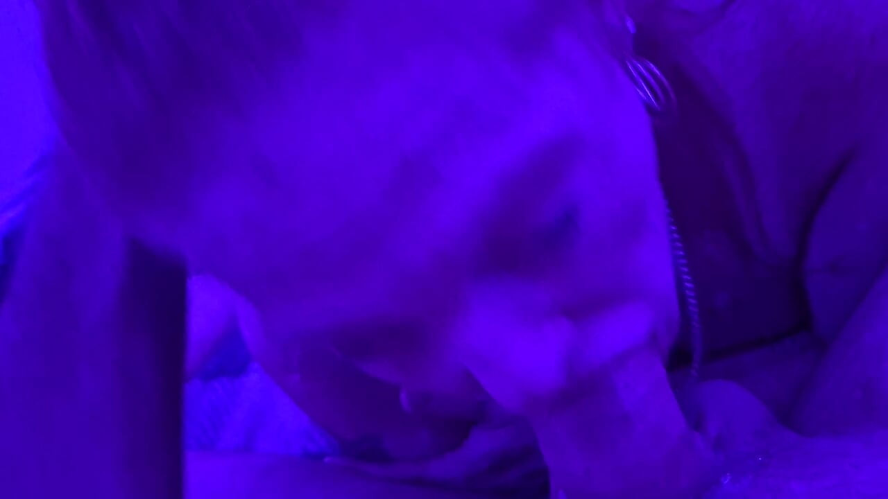 New girl trying to suck a big cock