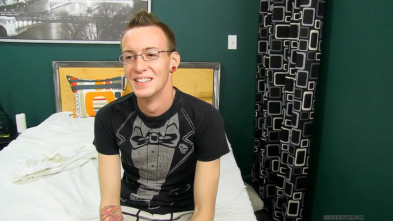 クリス・ジェットはあまり多くのチンポを受け入れていません