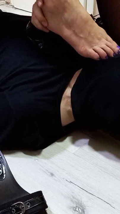 Must-see moment from "Foot worship on the floor"
