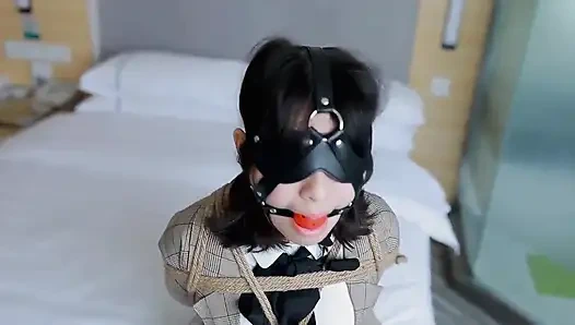 Hui09 - a White-stockinged Jk Girl Is Bound to the Bed with Ropes.