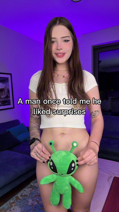 Look at my small t-girl cock