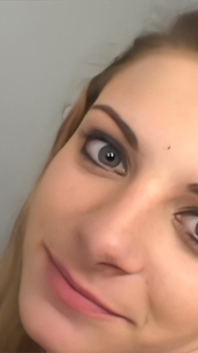 Nikki Nievez želi kurac u guzi i dobija ga | Klip 1