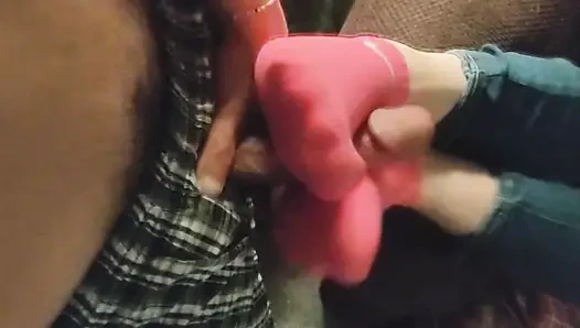 Pembe seksi gösterisiz nike çoraplı ayakla mastürbasyon - çorap elle muamele mavi ayak bileği çorap boşalması