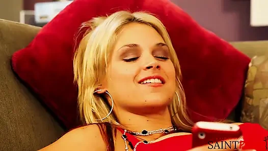 Blonde Hottie Gets a Sensual Fuck From Her Hung Boyfriend
