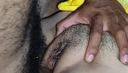 I'm a virgin! Oh yes, that's so good! Slowly penetrate my pussy in this Tamil Indian video.