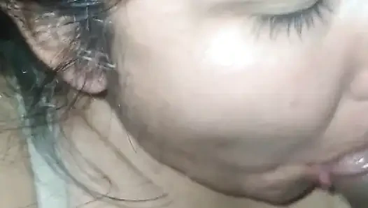 Wanitaku ngentot dan nyepong kontol, aku crot di mulutnya