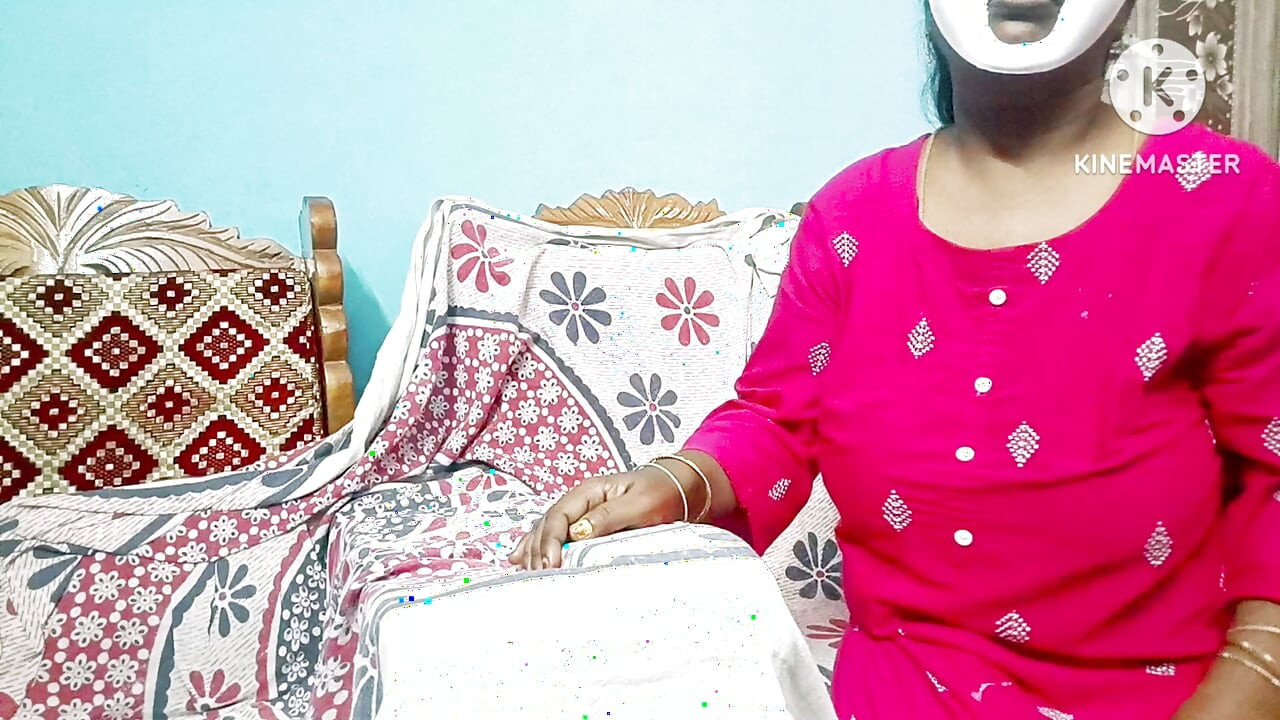 Öğrenci öğretmeninden pratik notlar almak için ağzıyla sikişmeye ve döl yutmaya hazır - inleyerek tam tamil ses