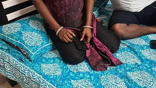 Ateşli üvey kız kardeş ve üvey erkek kardeş birbirlerini sikiyor