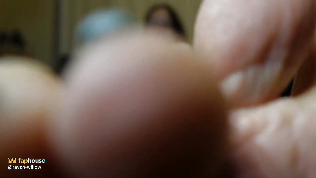 Cum with My Toes in Your Mouth