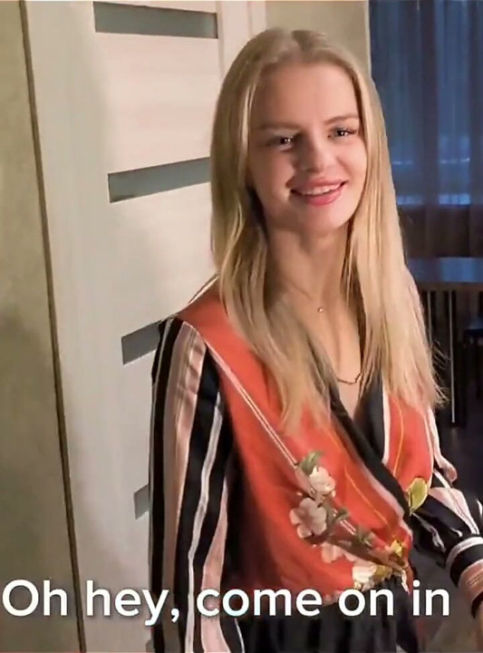 Neighbor Give Me Salt, Otherwise I Want to Fuck so Much That There's No One to Do a Blowjob.