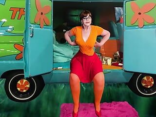 Oma Velma's mystery tryst neukpartij & sperma 06202021 CAMS235M