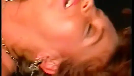 Delivery dude fucks MILF secretary on table