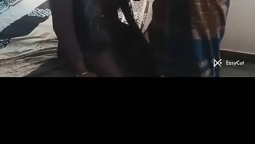 Bir otobüsün gelip gelmeyeceğini sordu... ama sonunda onunla binişmeyi bitirdi