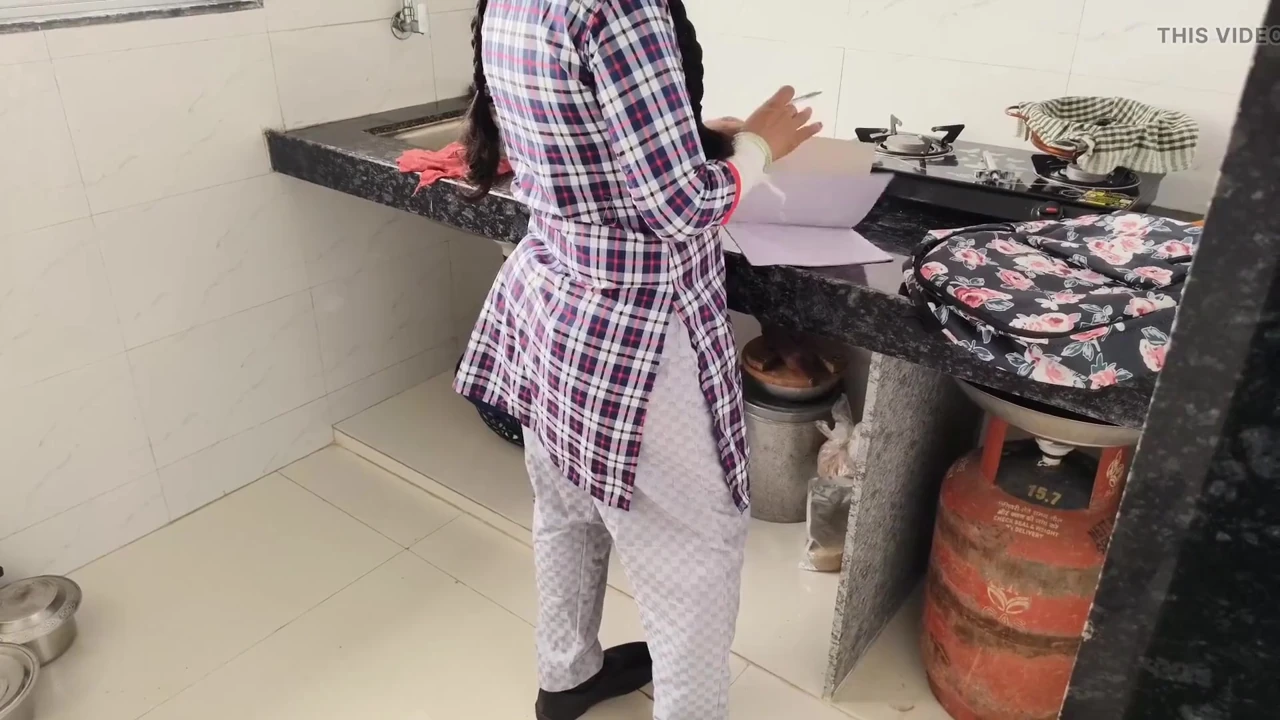 Hintli üniversiteli kız ilk kez seks videosu