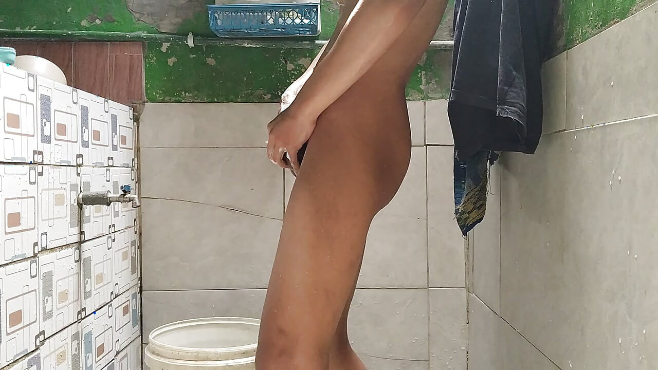 Intake of young hijab bathing while masturbating with the help of dildos until horny.