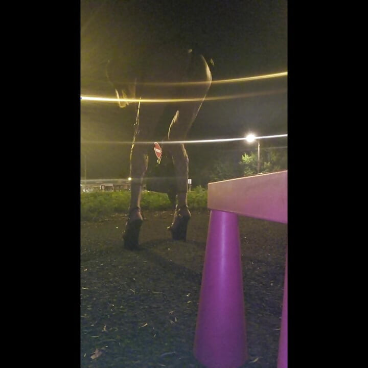 A Whore in a Mini-Skirt Ras du CuL, on the Edge of the🛣Nationale 7 in BRUNOy. 2H00 VaneSsaBiTCHx PariSChienneTrvprod⁹¹