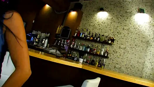Parmaklayan yarak emiyor el sikiliyor