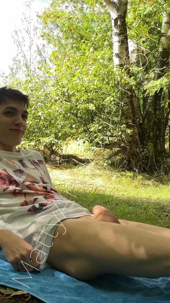 Twinks Matty and Aiden having fun outdoors