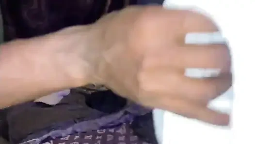 Sevimli zenci kadın sikiliyor ve dölleniyor