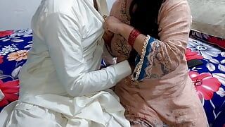 Nach dem romancing für einige Zeit hatte der Ehemann Sex mit seiner Punjabi-ehefrau.