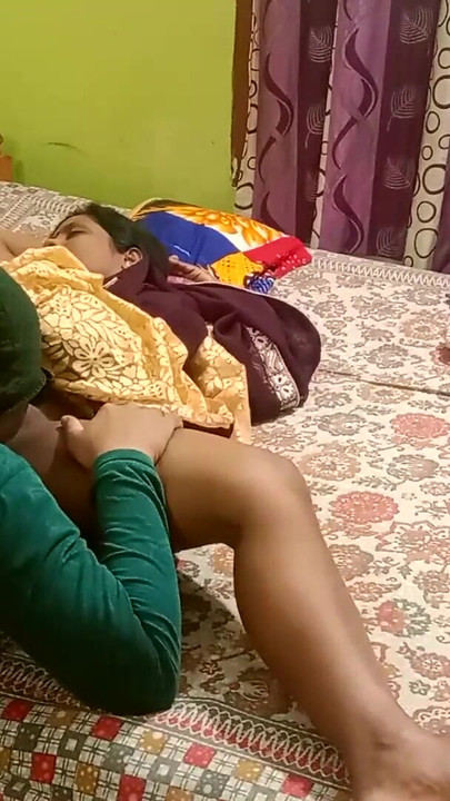 Detik menakjubkan dari "Berkongkek xmaster dengan seorang lagi isteri curang India di rumahnya - seks India panas"