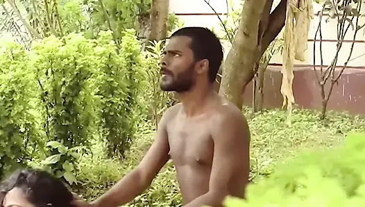 Paper wala ne malkin ko pel diya