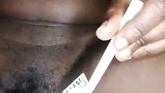 Rasier meine geile kleine muschi mit mir