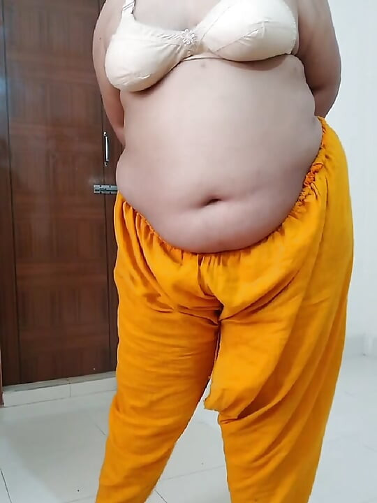Stepfather in law fucked the Indian daughter in law Rani when she was doing exercises