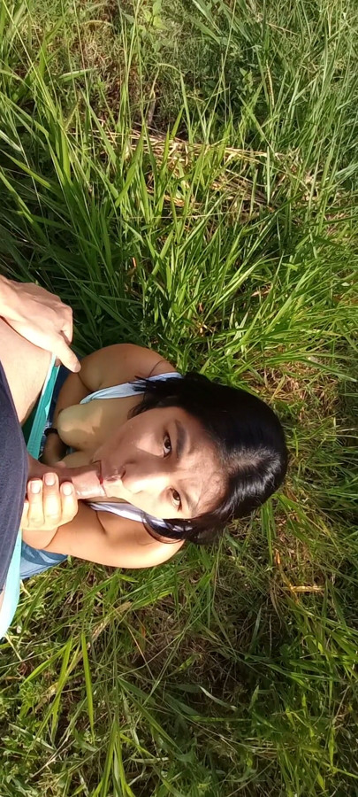 MATEUR BLOWJOB OUTDOORS, CUM ON THE MOUTH AND FACE.. CUMSHOT ON FACE | Clip 1