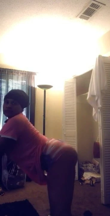 Nice ass in booty shorts