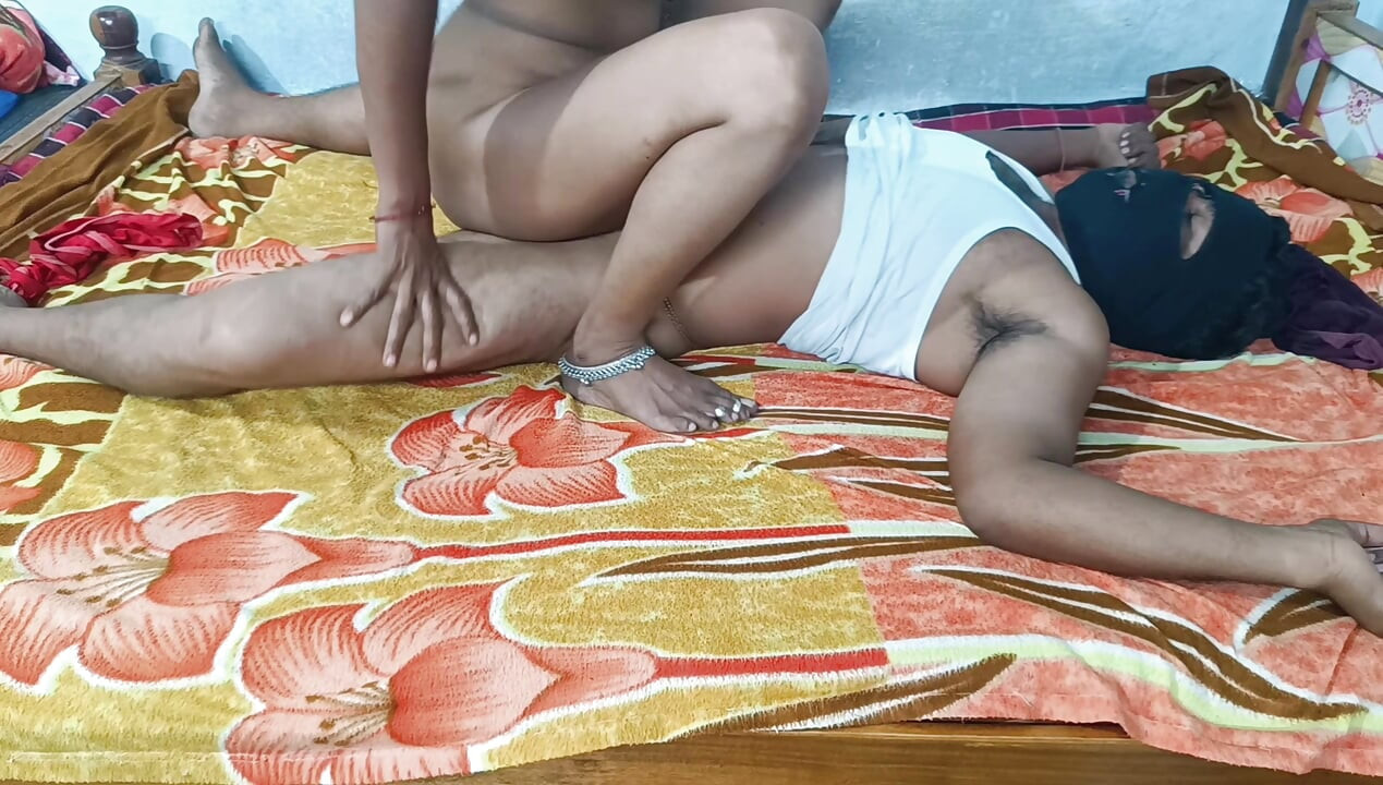 Indian hot wife Homemade pussy licking Cowgirl fucking creampei compilation