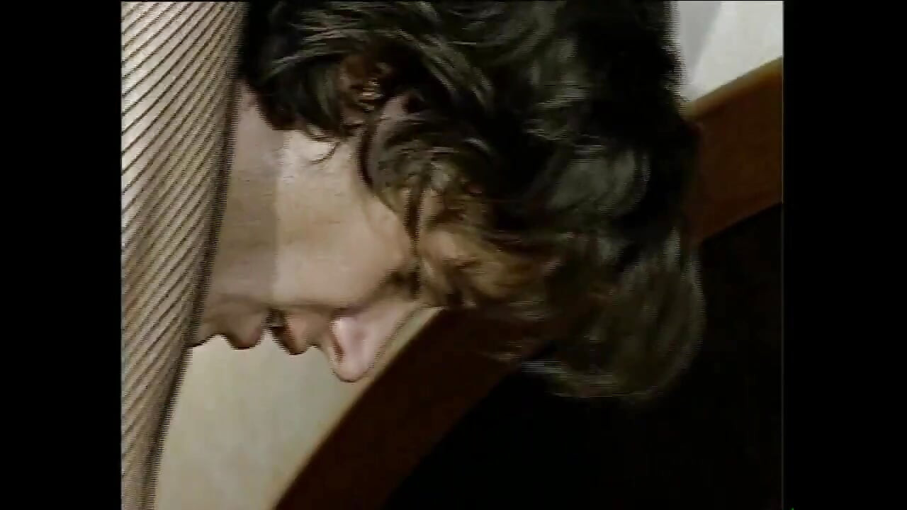 Seksi plavuša s velikim sisama voli u guzicu