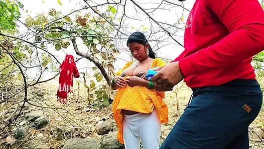 Genç desi dehati kız güzel seks - yeni evli çift açık havada ormanda ateşli yenge seks Hintçe - desi xxx film