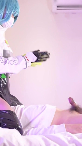 Zapanjujući trenutak iz "Sjedenje na licu s tajicama, Hatsune Miku Race kraljica cosplayerka, hentai japanski shemale cosplay 8"