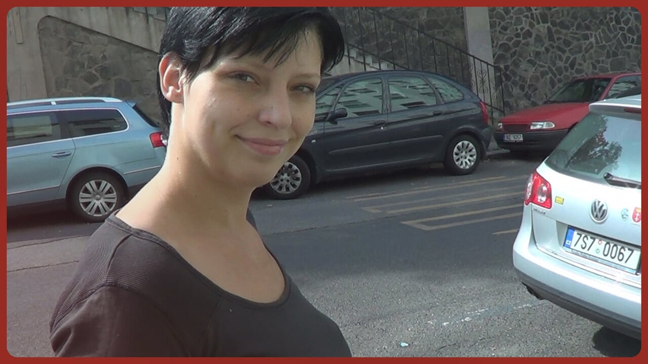 Napaljena MILF s velikim sisama dobiva šaku dok ne vrišti