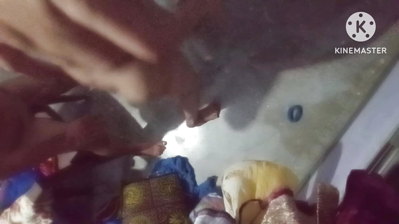 Desi indian brother-in-law fed his sister-in-law a banana, had ex with her, and licked her ussy. hindi video