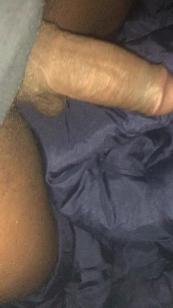あなたが好きな私の大きなペニスを披露
