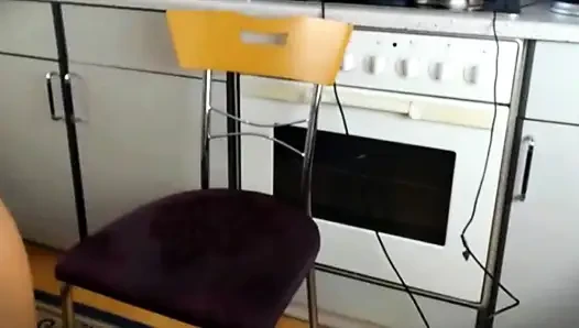 Mutfakta baştan çıkarıcı iç çamaşırları azdırıyor