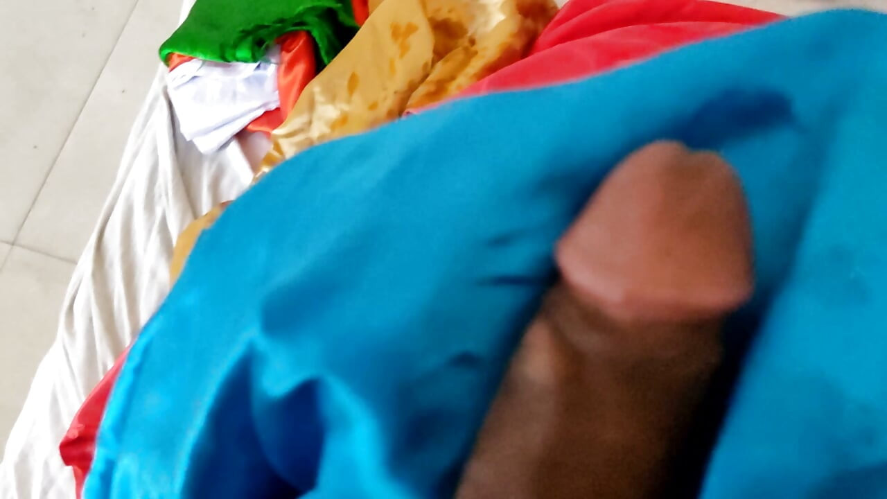Satin Silk Handjob Porn - Urine on neighbor cloth and Fuck (158)