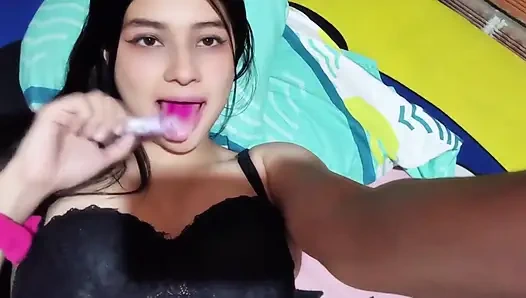 Porn Actress Yuliethgomez Shows Her Stuff (real Homemade