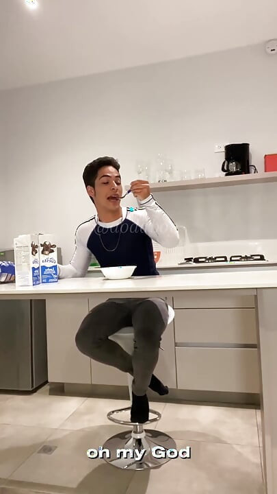 シャワーミルクと精液