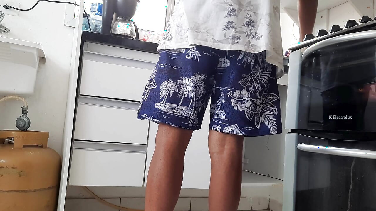 Liberou Geral Para Seu Amigo Depois Que Fez Uma Dança Sensual Deixando O Rapaz Cheio De Tesão
