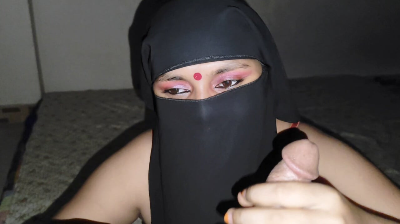 Hintli Tatminsiz Evli Baldız Kocasının Kardeşiyle Sert Seks Yapıyor Bölüm_01.