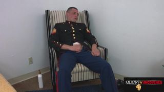 Marine: Rund zwei, wichsen in meinem Blues-Kleid
