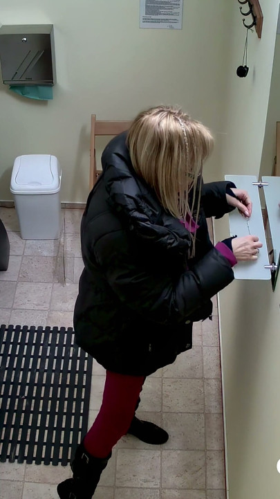 Czech Solarium 21: Slim MILF Strips in the Solarium and Shows off