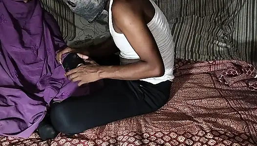 Pasangan romantis desa Deshi berhubungan seks dengan istri penuh waktu