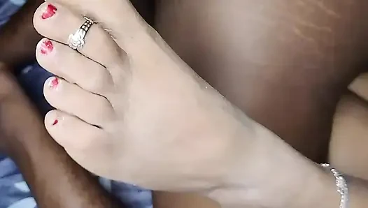 Hintli köylü mallu yenge kocasıyla sikişiyor