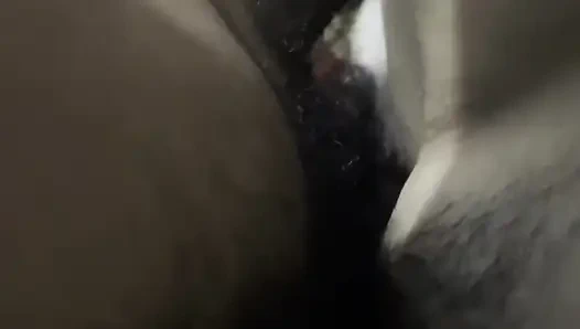 Küçük üvey kız kardeşimle aynı yatağı paylaşıyorum