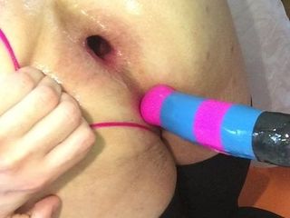 Transsexual barulhento peido anal com consolos + pés bonitos parte 4