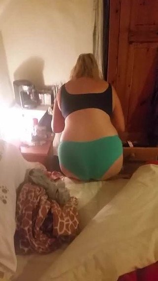 WIFE IN KNICKERS